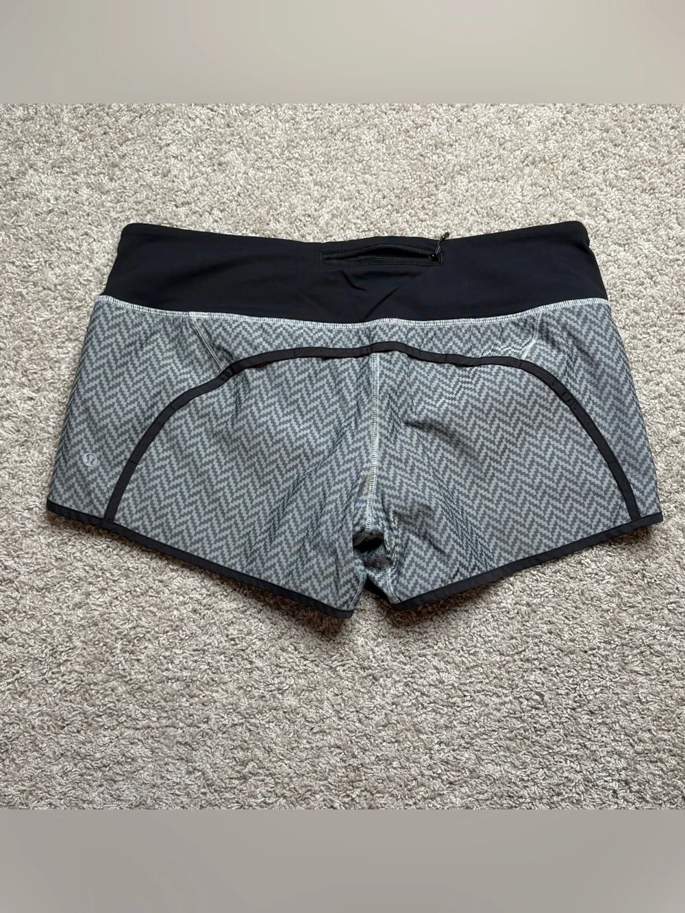 Lululemon Run Times Short *2-way Stretch